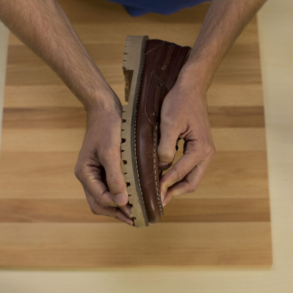 RECOLLER UNE CHAUSSURE AVEC LA COLLE NEOPRENE